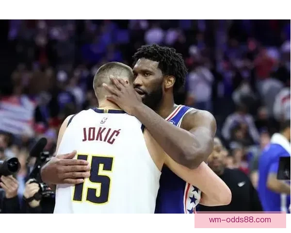 阿德巴约打趣恩比德碰瓷无所畏惧称根本没碰到你